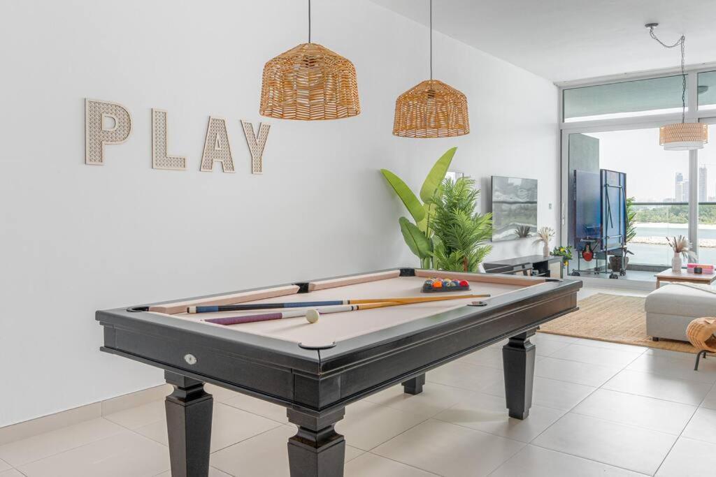 Апартаменты Luxury Palm With Billiard, Pingpong Table And Beach For 4 Дубай Экстерьер фото